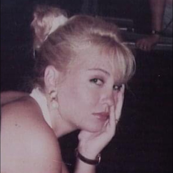 Meet your Posher, Krista - Picture 3 of 4